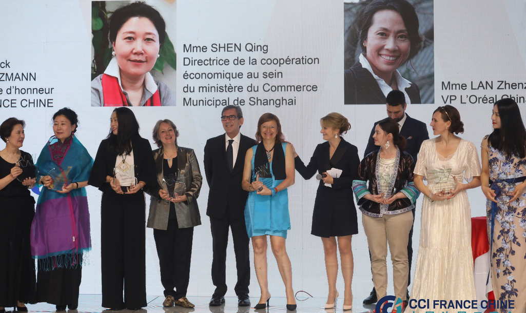 Anne Séverin récompensée par l’Ambassadeur de France en Chine